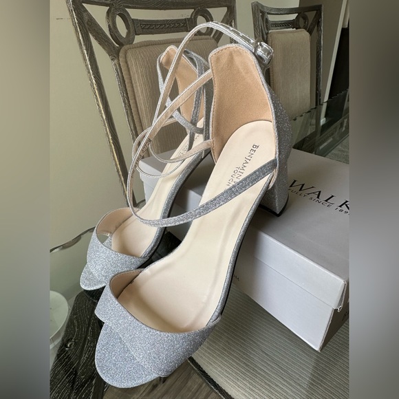 Jackie by Benjamin Walk - NEVER WORN - Picture 2 of 7